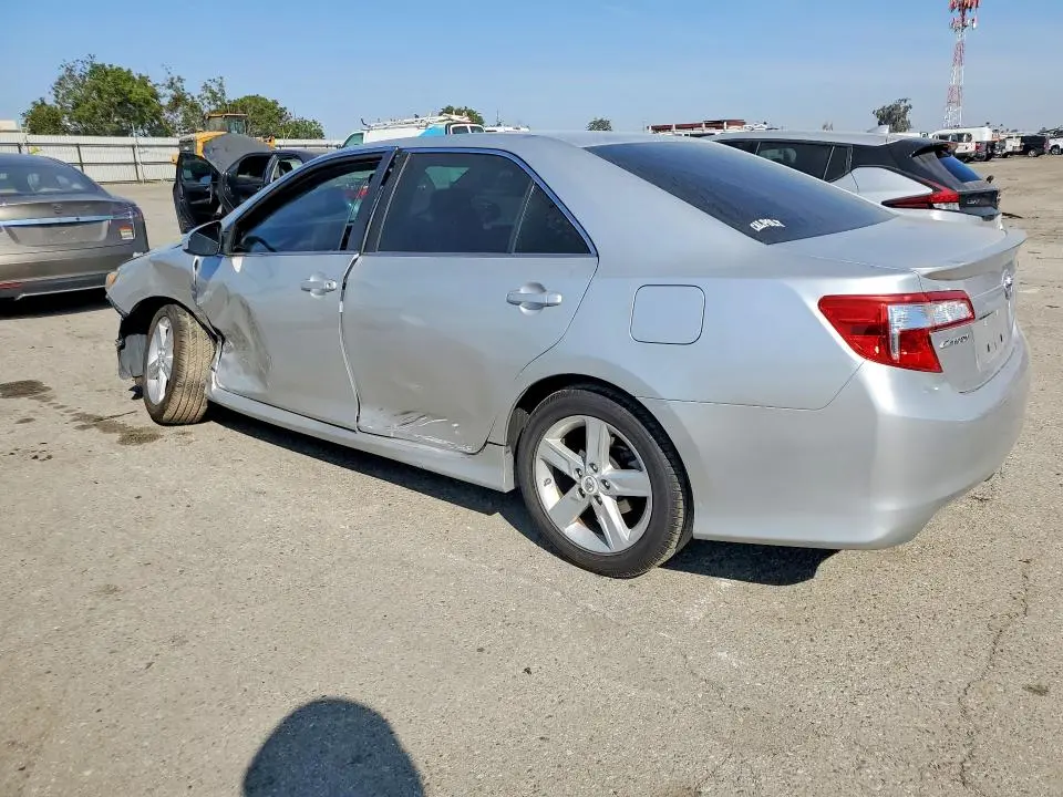 2012 TOYOTA CAMRY SE  