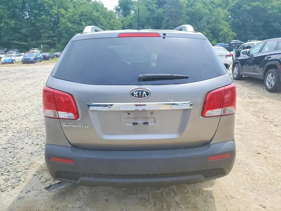 2013 KIA SORENTO LX  