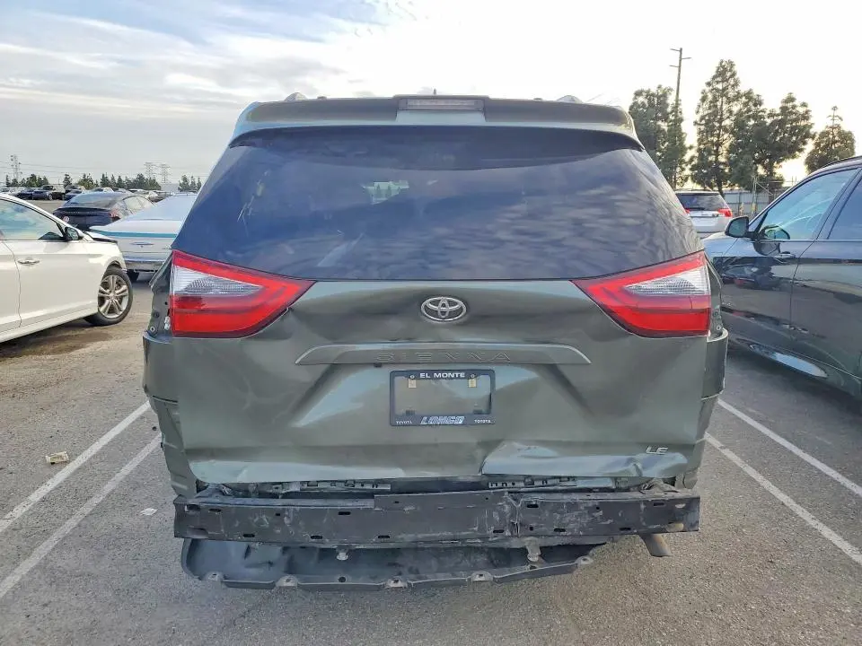 2020 TOYOTA SIENNA LE 8-PASSENGER  