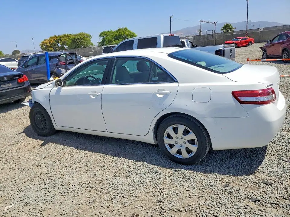 2011 TOYOTA CAMRY LE  