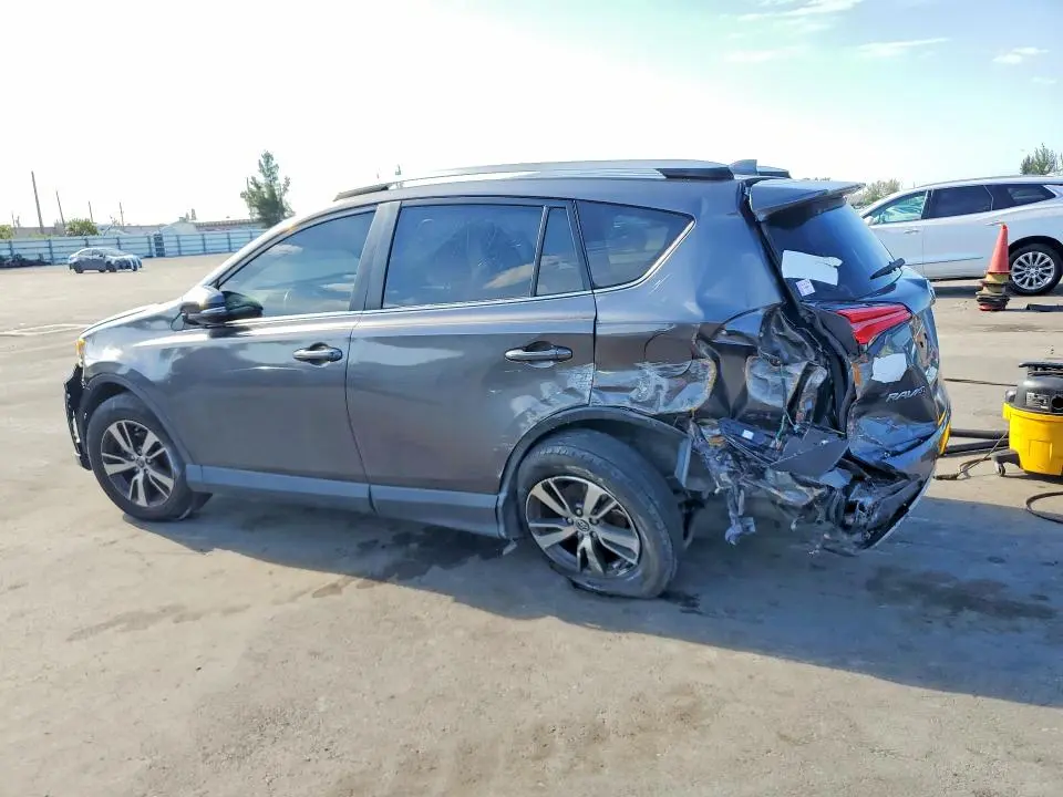 2018 TOYOTA RAV4 XLE  