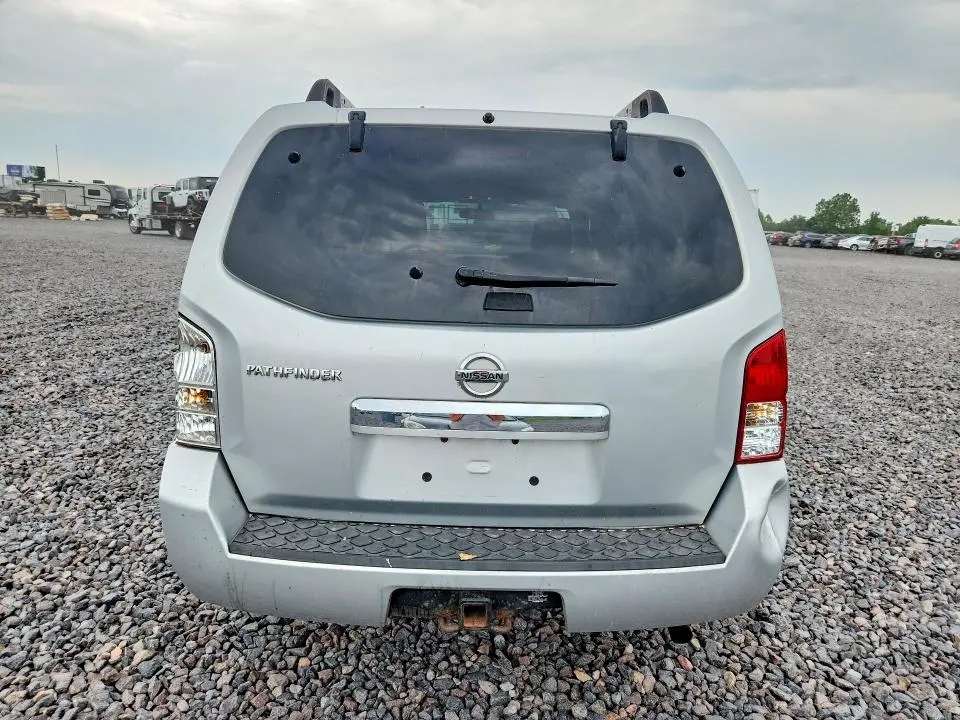 2011 NISSAN PATHFINDER S  