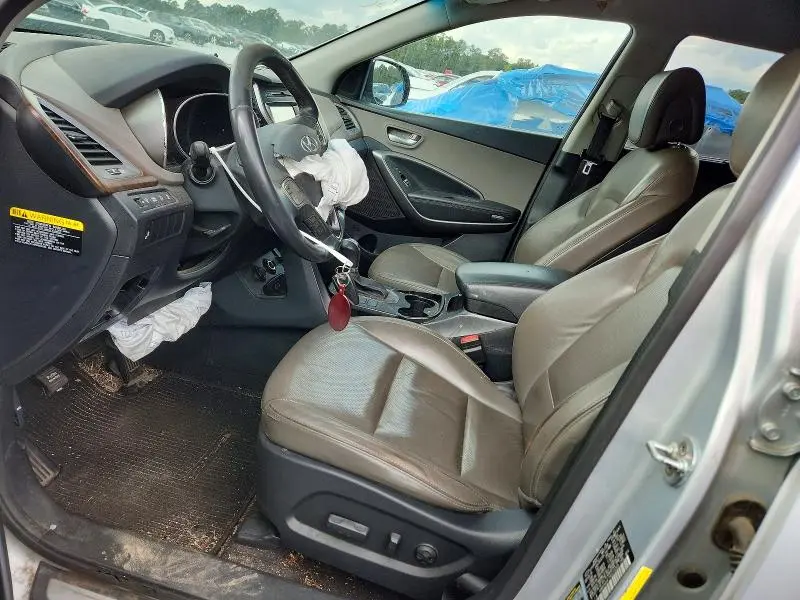 2017 HYUNDAI SANTA FE SE  