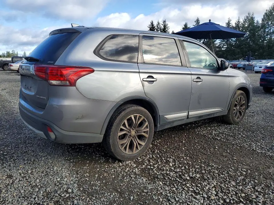 2018 MITSUBISHI OUTLANDER SE  
