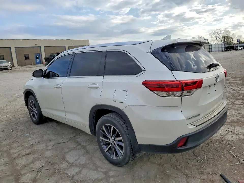 2017 TOYOTA HIGHLANDER XLE  