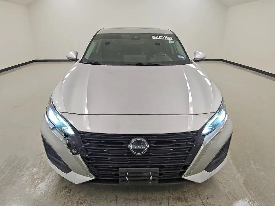 2023 NISSAN ALTIMA SV  