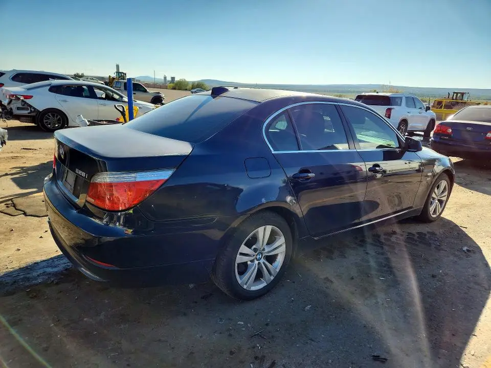 2010 BMW 528 XI  