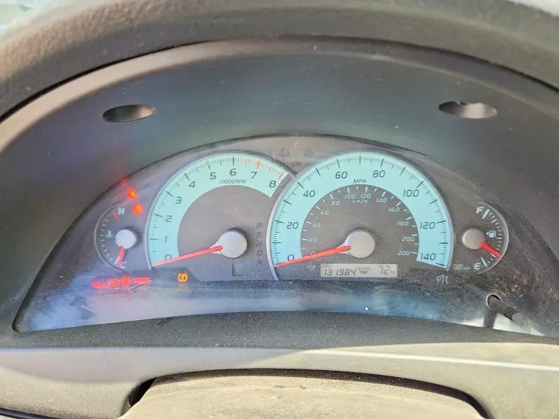 2011 TOYOTA CAMRY SE  