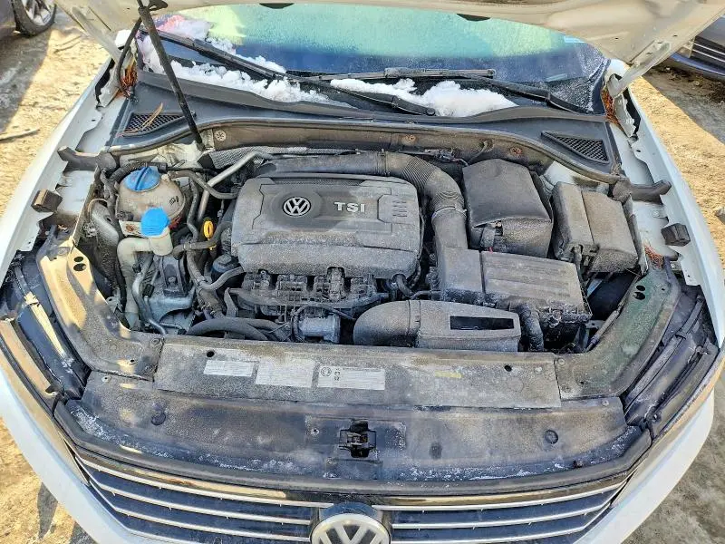 2017 VOLKSWAGEN PASSAT SE  