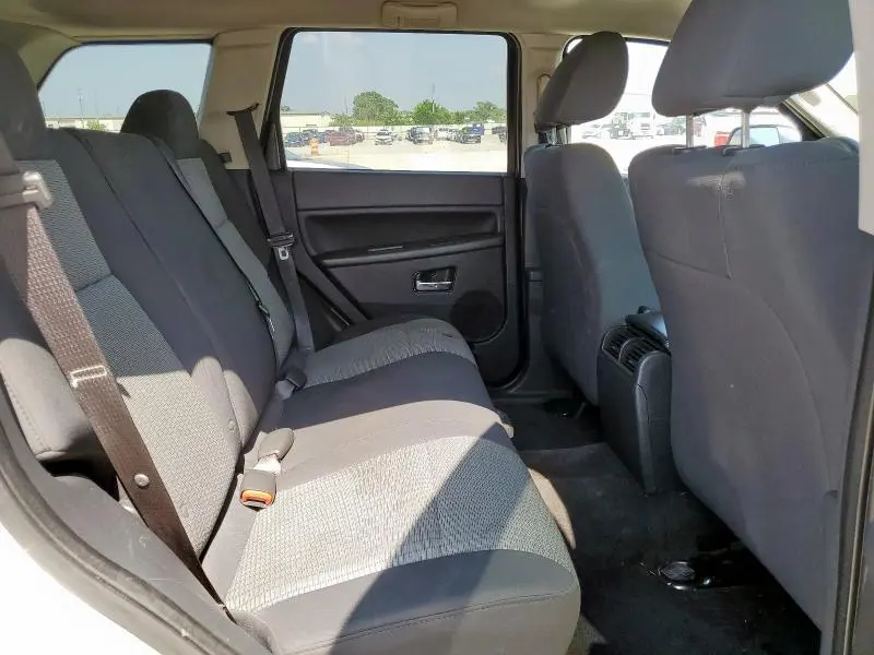 2010 JEEP GRAND CHEROKEE LAREDO  