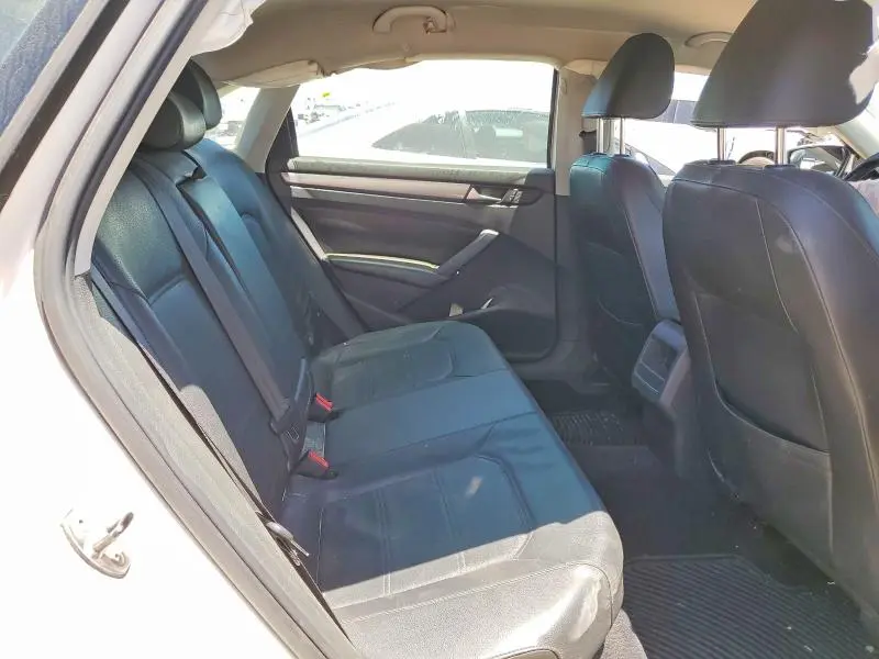 2014 VOLKSWAGEN PASSAT S  
