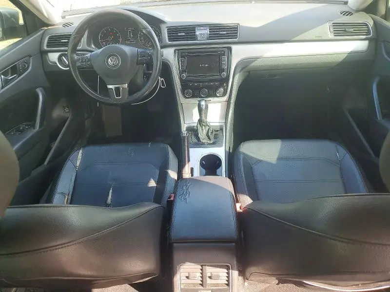 2013 VOLKSWAGEN PASSAT SE  