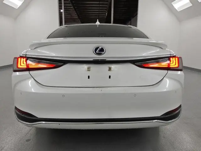 2022 LEXUS ES 300H BASE  