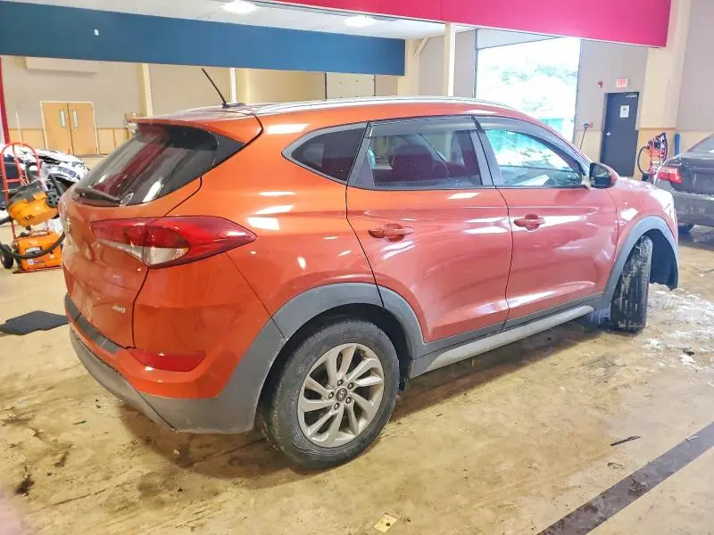 2017 HYUNDAI TUCSON SE  