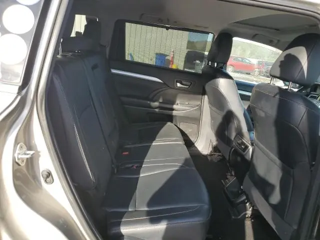 2016 TOYOTA HIGHLANDER XLE  