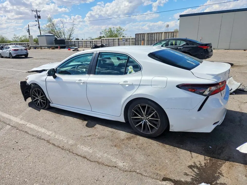 2021 TOYOTA CAMRY SE  