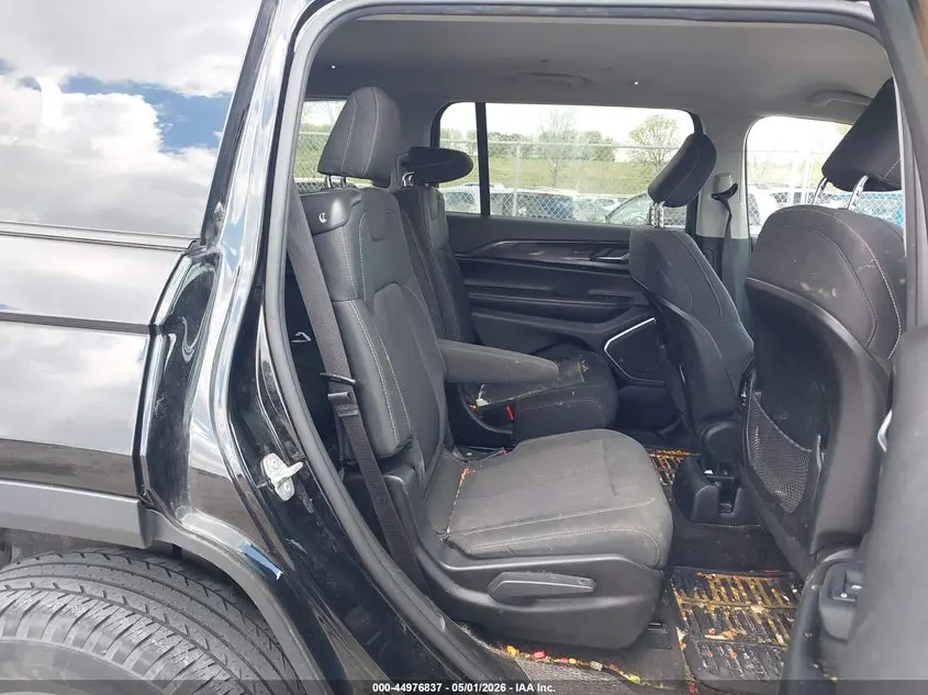 2022 JEEP GRAND CHEROKEE L LAREDO 4X4