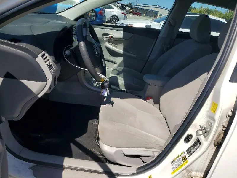 2011 TOYOTA COROLLA LE  