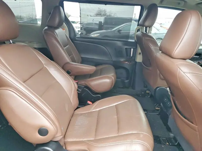 2015 TOYOTA SIENNA XLE  