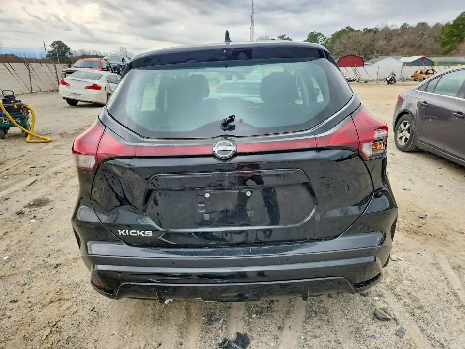 2023 NISSAN KICKS S  