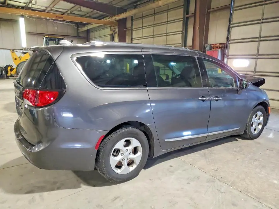 2017 CHRYSLER PACIFICA TOURING L PLUS  