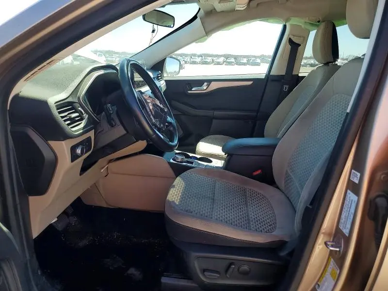 2021 FORD ESCAPE SE  