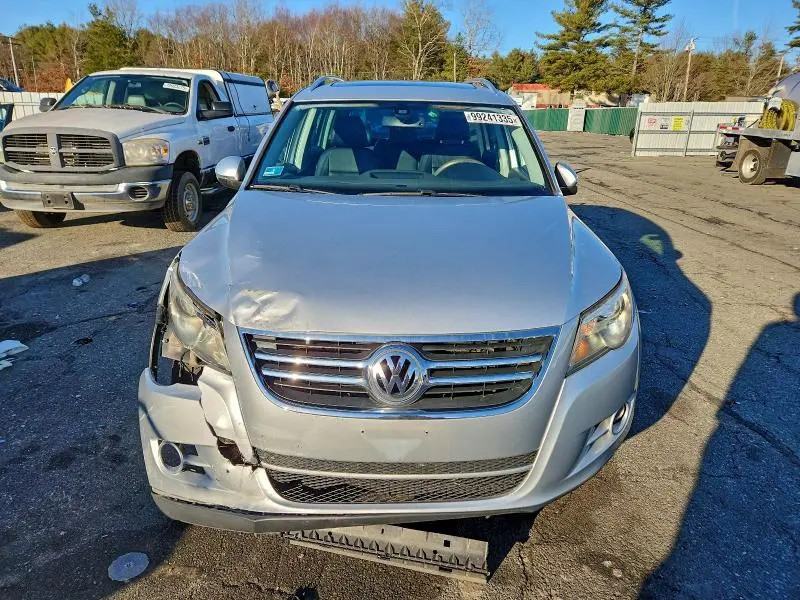 2011 VOLKSWAGEN TIGUAN S  