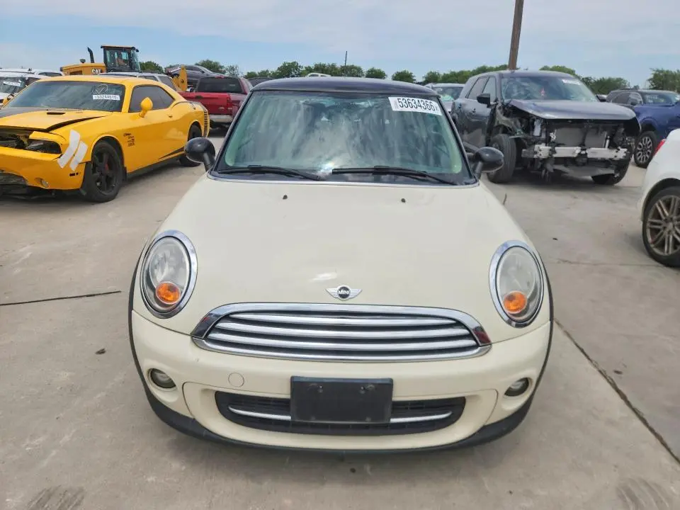 2013 MINI COOPER   