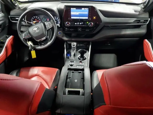 2021 TOYOTA HIGHLANDER XSE  