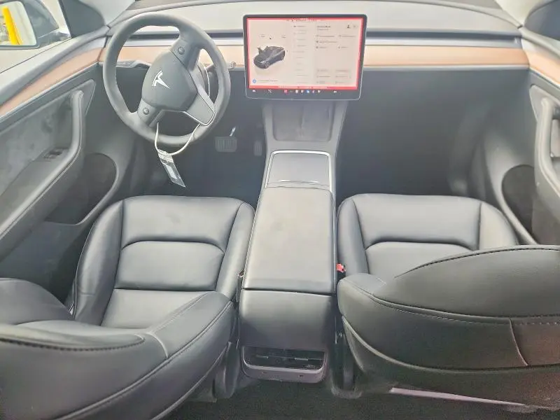 2025 TESLA MODEL Y   