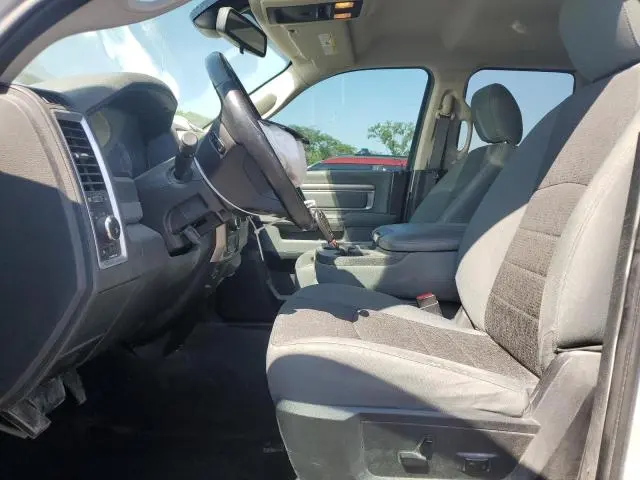 2016 RAM 1500 SLT  