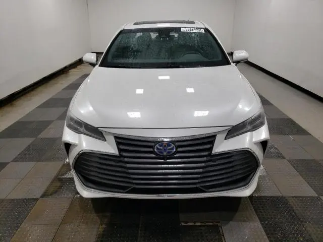 2022 TOYOTA AVALON LIMITED  