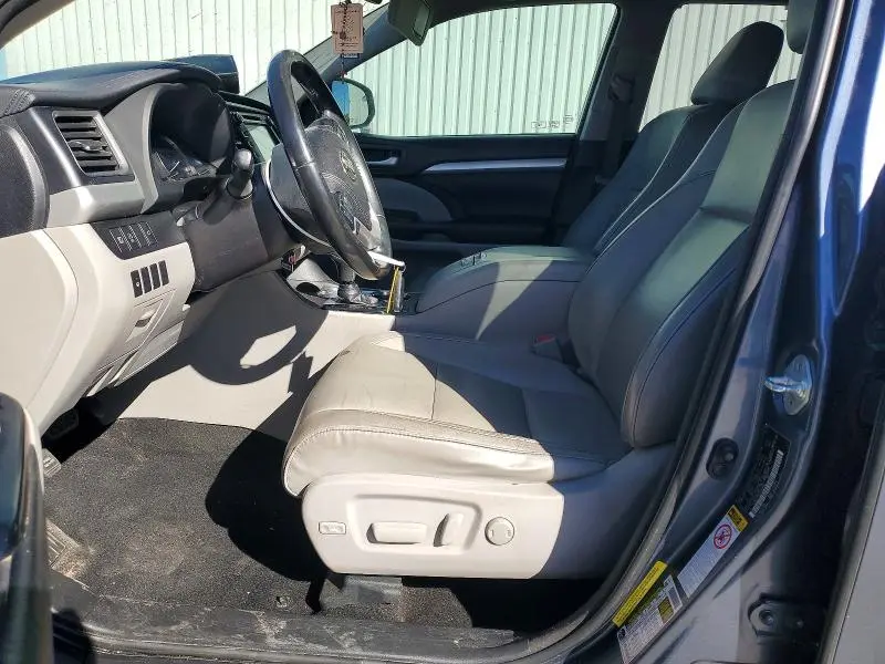 2018 TOYOTA HIGHLANDER XLE  