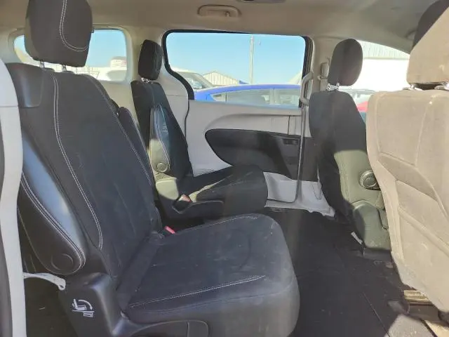 2021 CHRYSLER VOYAGER LX  