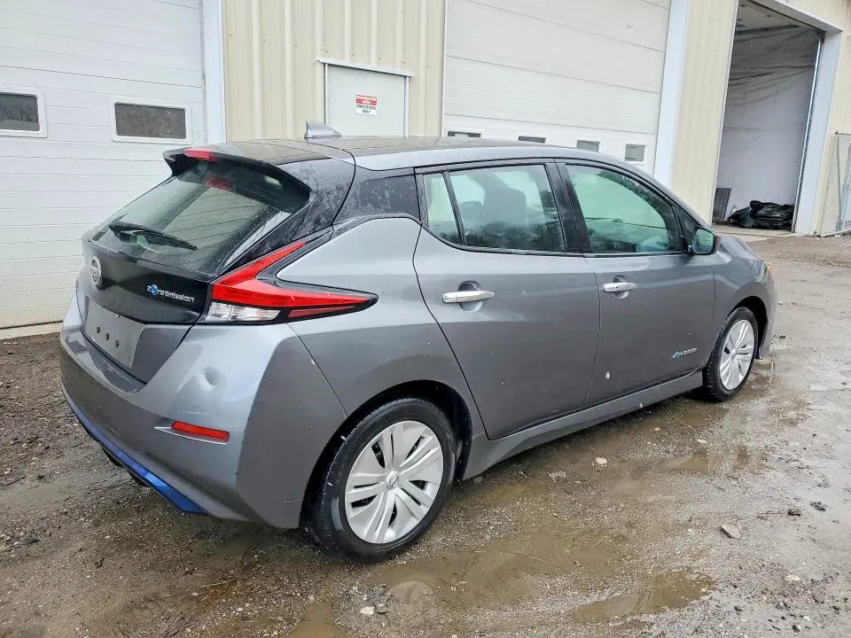 2019 NISSAN LEAF S  