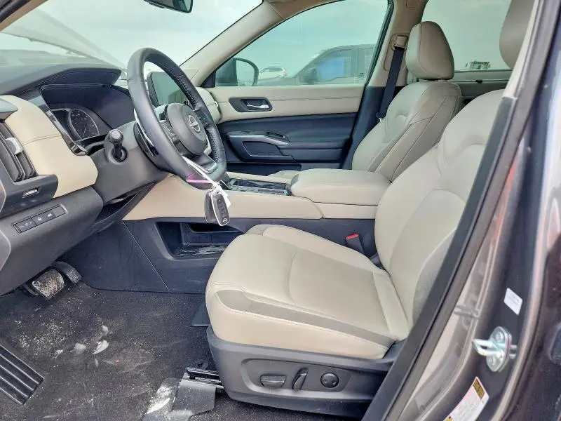 2023 NISSAN PATHFINDER SL  