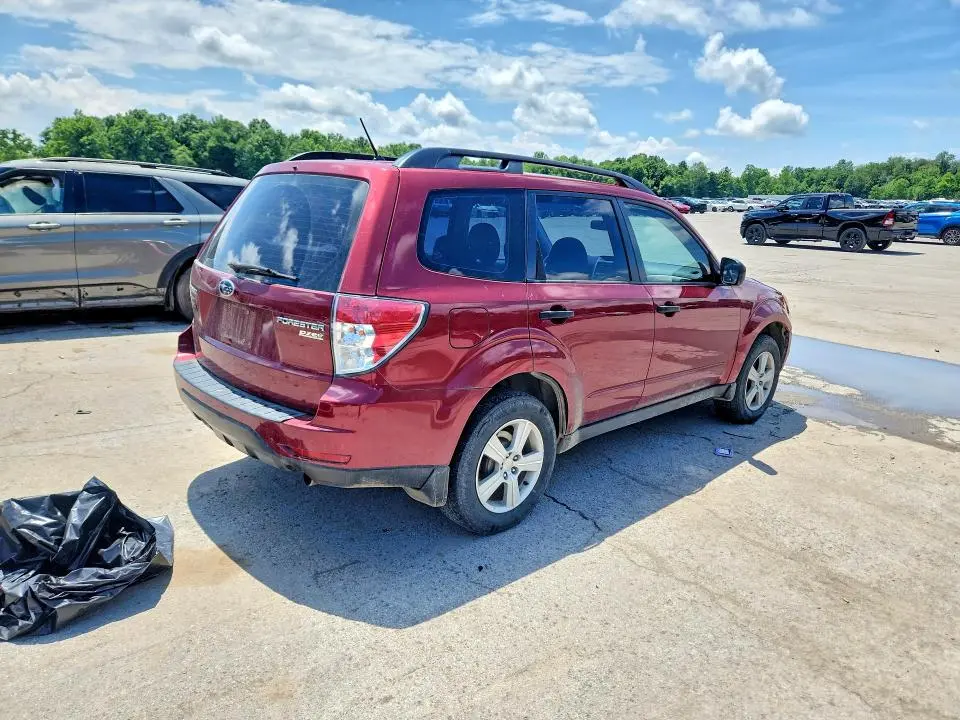 2010 SUBARU FORESTER XS  