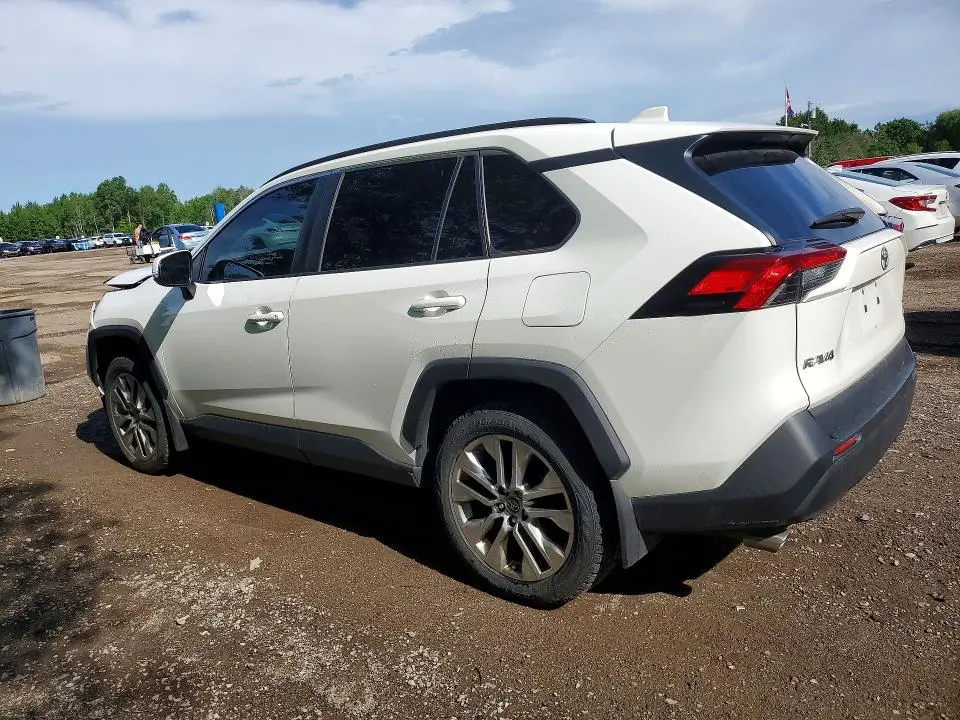 2019 TOYOTA RAV4 XLE  