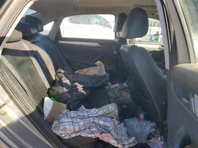 2013 VOLKSWAGEN PASSAT SE  