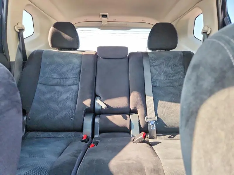 2015 NISSAN ROGUE S  