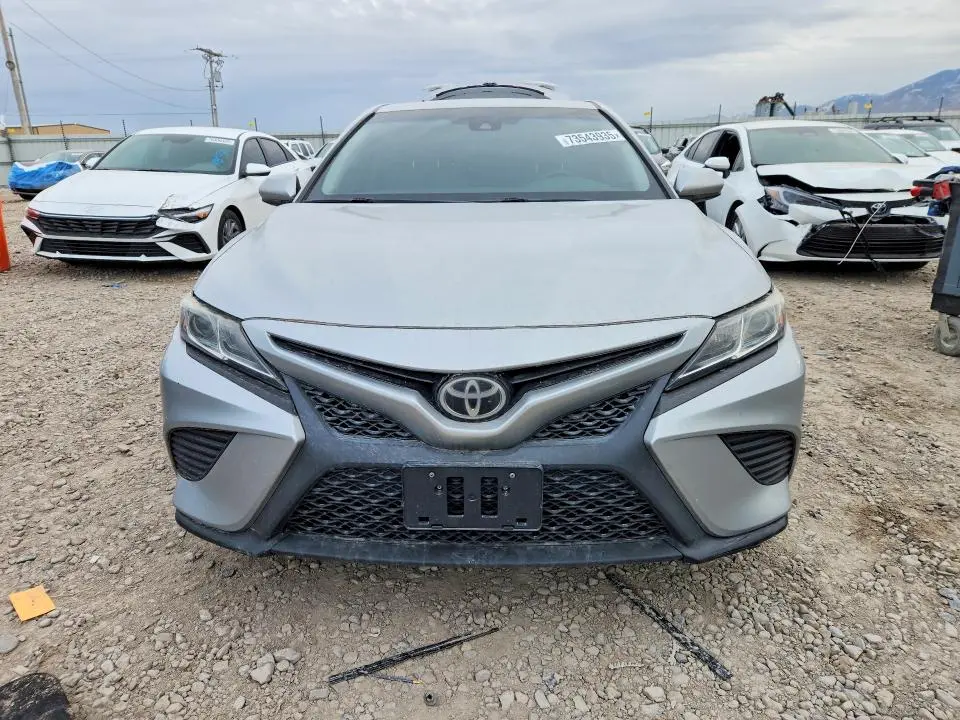 2018 TOYOTA CAMRY SE  