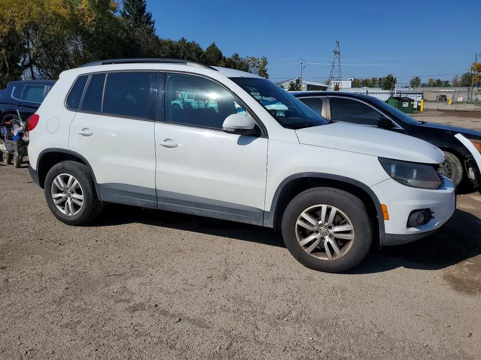 2015 VOLKSWAGEN TIGUAN S  