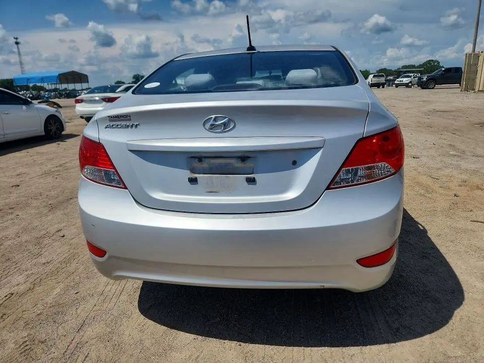 2012 HYUNDAI ACCENT GLS  