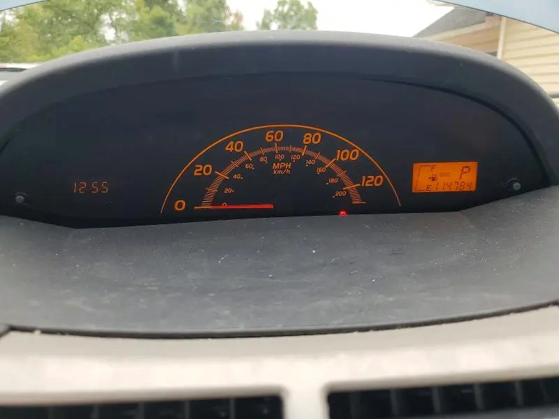 2010 TOYOTA YARIS BASE  
