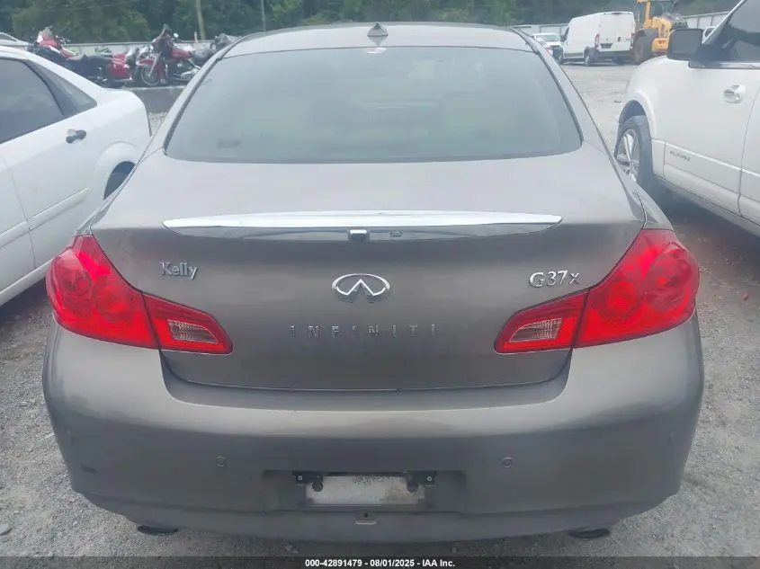 2013 INFINITI G37X  