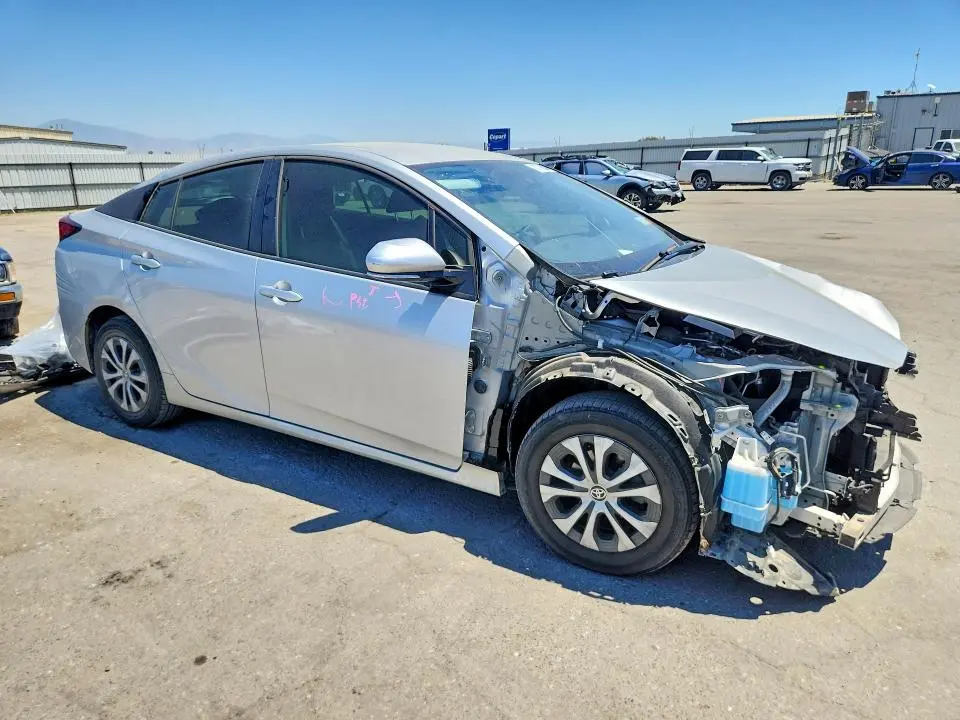 2020 TOYOTA PRIUS XLE AWD-E  