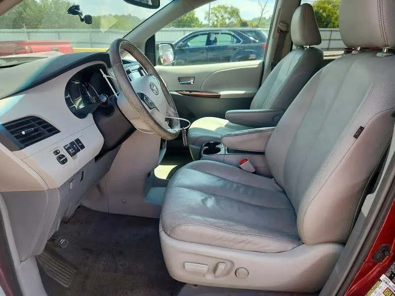 2011 TOYOTA SIENNA XLE 8-PASSENGER  