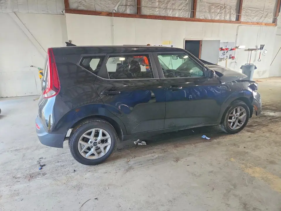 2022 KIA SOUL LX  
