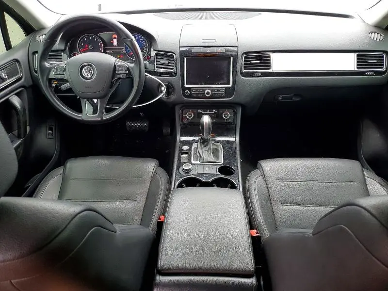 2014 VOLKSWAGEN TOUAREG V6  