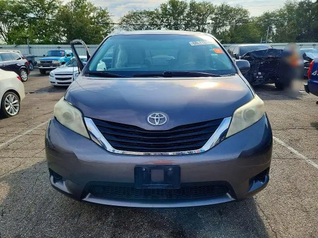 2012 TOYOTA SIENNA LE  